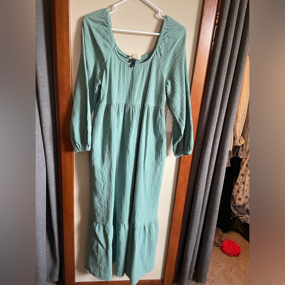 Women’s cottage dress